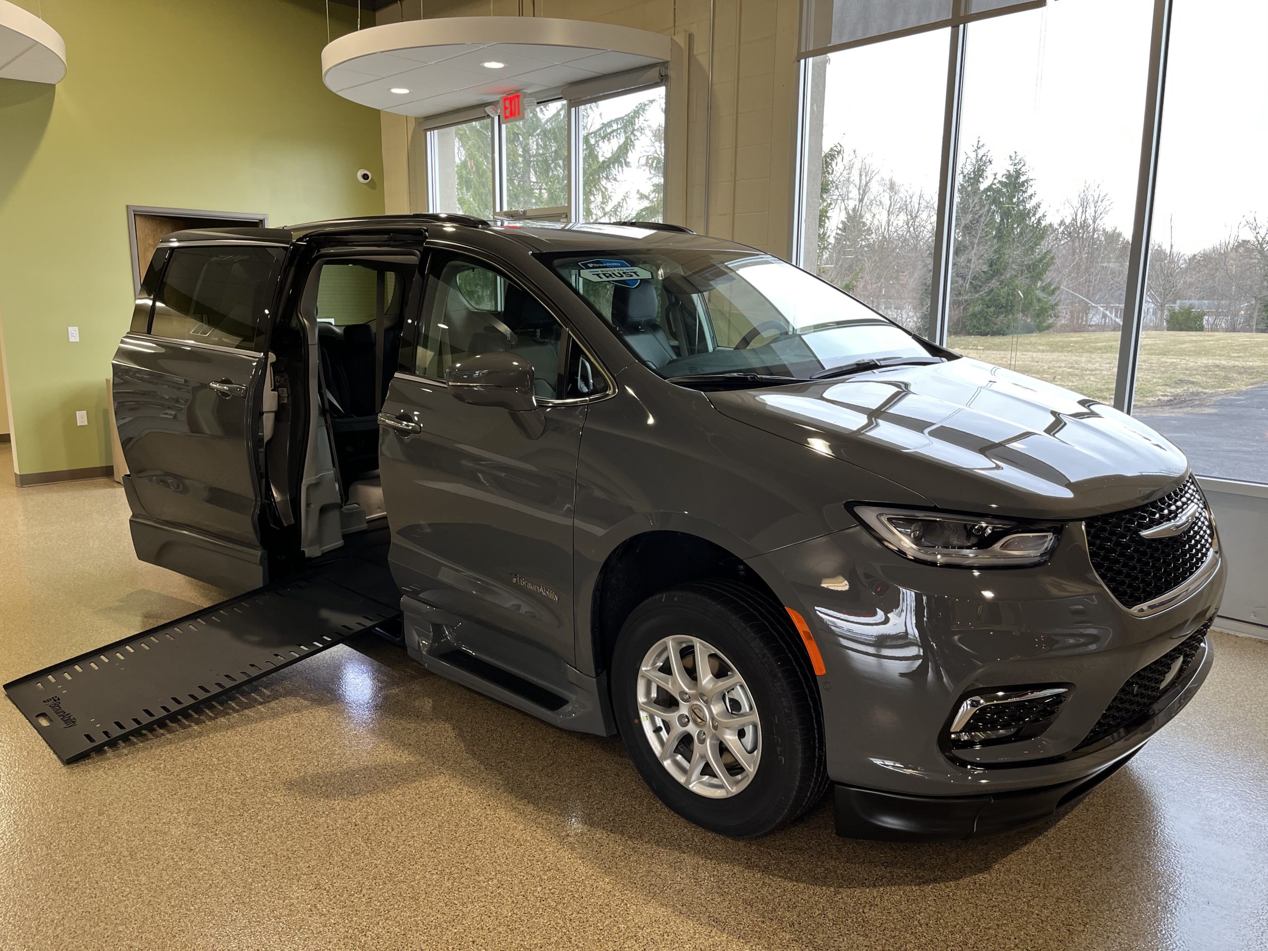 2021 Ceramic Grey BraunAbility XI Conversion with Chrysler Pacifica Touring L Chassis