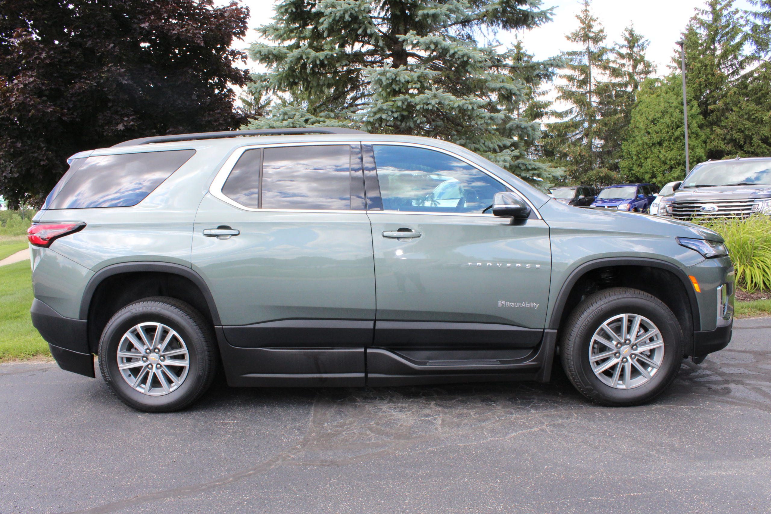 2022 Silver Sage Chevy Traverse 1LT with BraunAbility XI Conversion