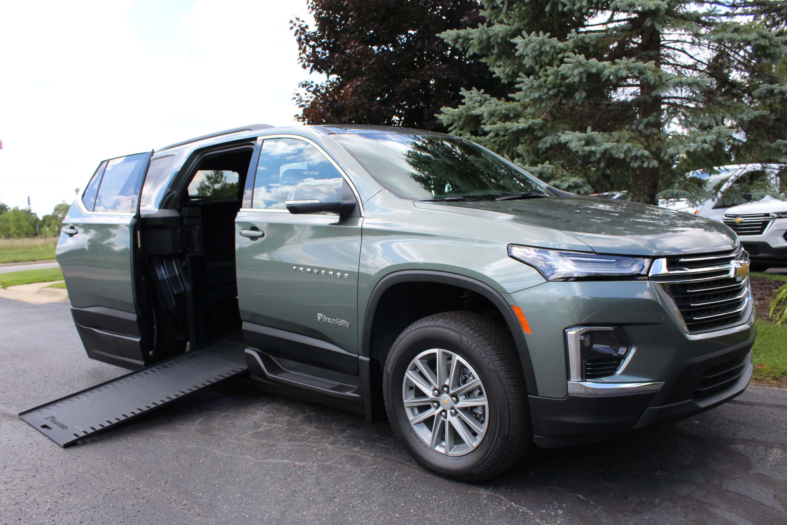 2022 Silver Sage Chevy Traverse 1LT with BraunAbility XI Conversion