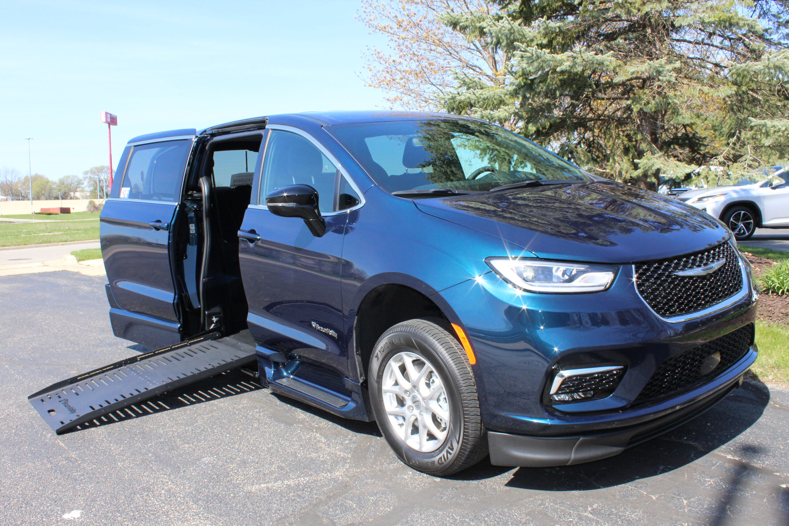Used 2024 Chrysler Pacifica Touring with VIN 2C4RC1FGXRR100893 for sale in Grand Rapids, MI
