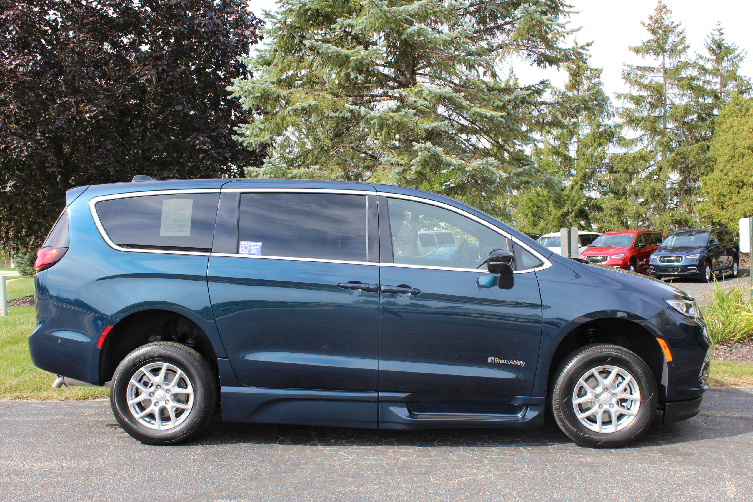 2025 Fathom Blue Chrysler Pacifica Select SS with BraunAbility XT Conversion with Rubber