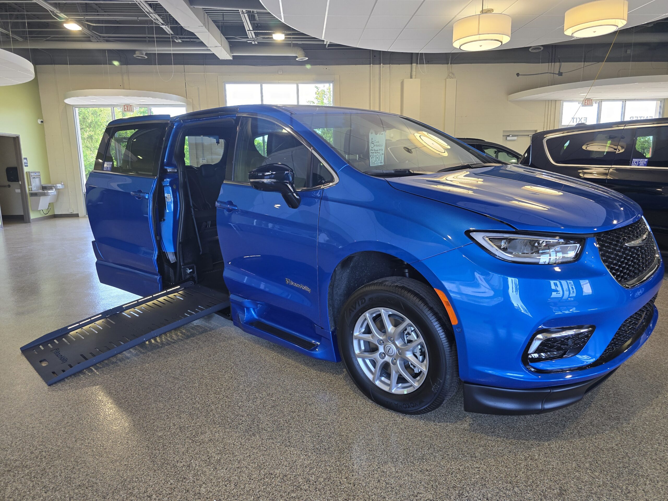 2026 Hydro Blue Chrysler Pacifica Safety Select with BraunAbility XT Conversion with Rubber