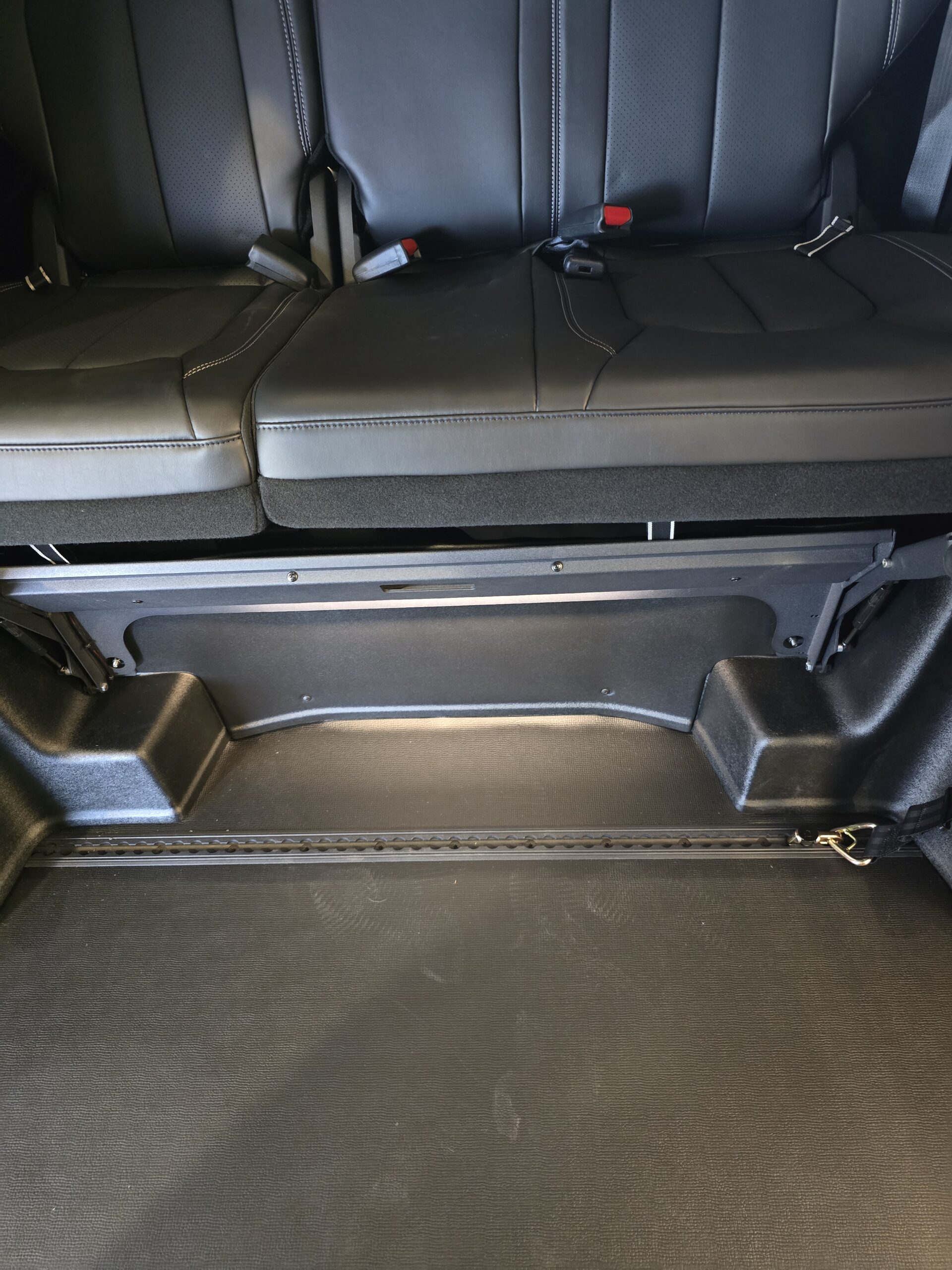 2026 Chrysler Pacifica Select's photo