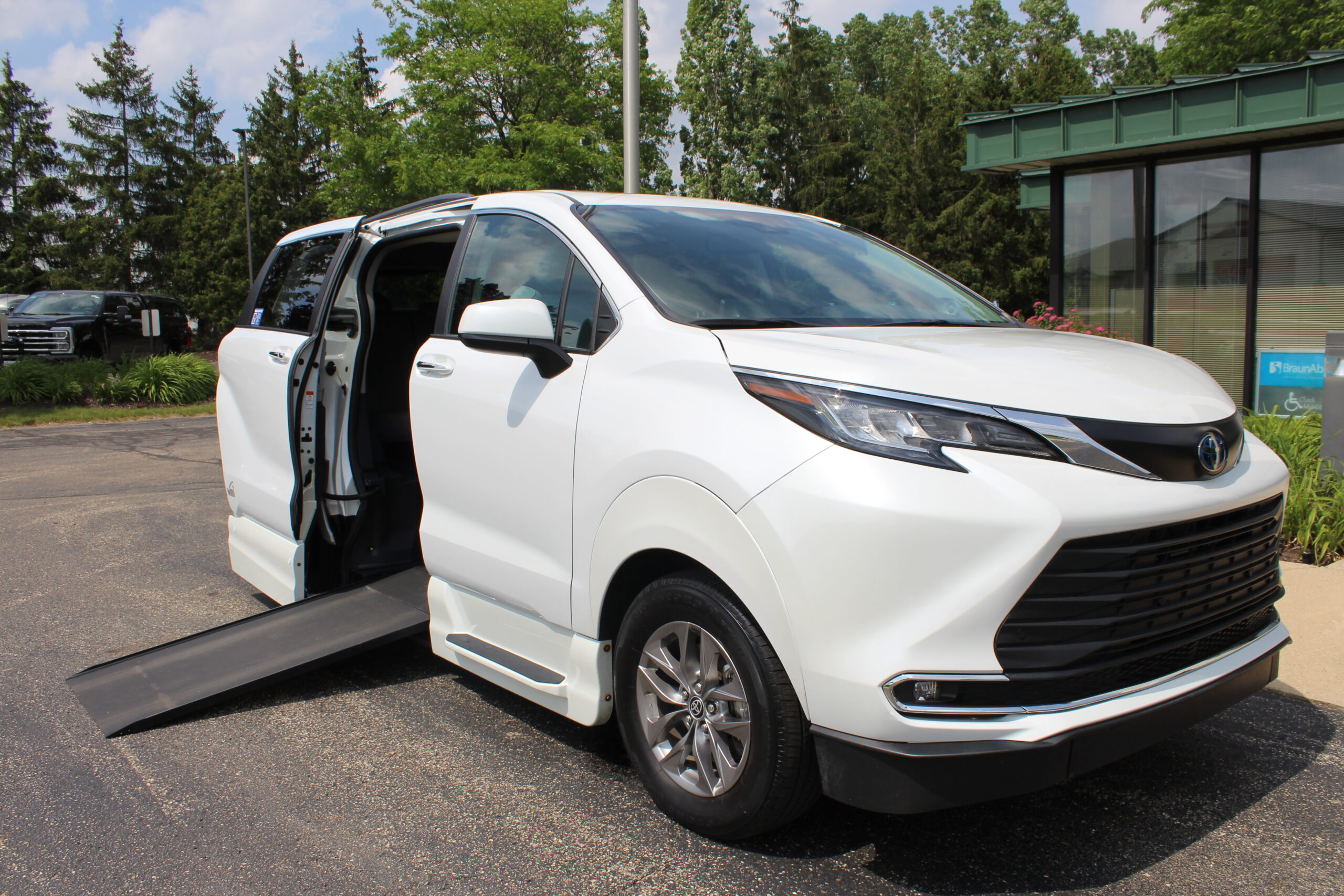 Wheelchair Van Sales, Service, and Rentals in Michigan